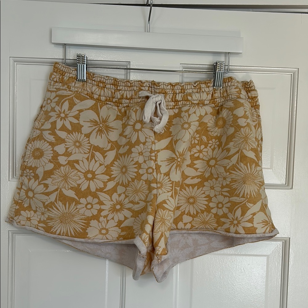 American Eagle Outfitters Floral Shorts
Size XL Yellow and White 
Comfy Casual